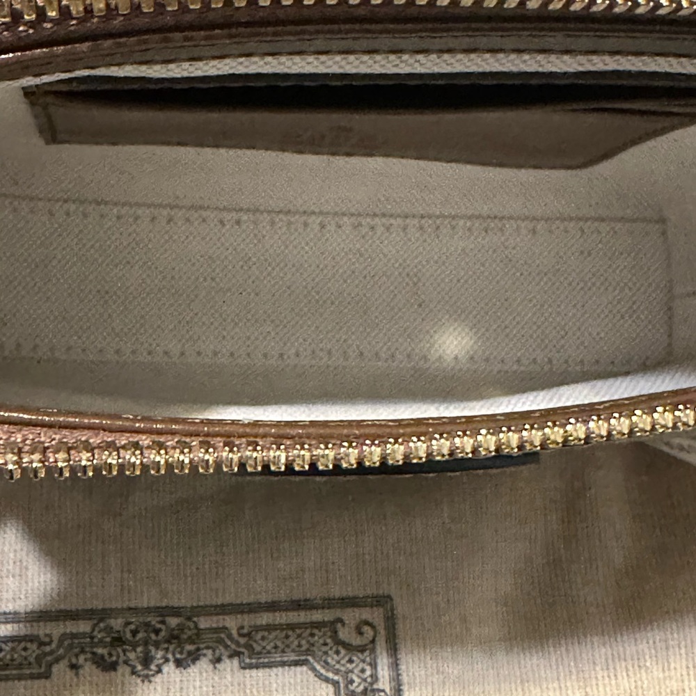 NEW Gucci crossbody - Picture 8 of 15